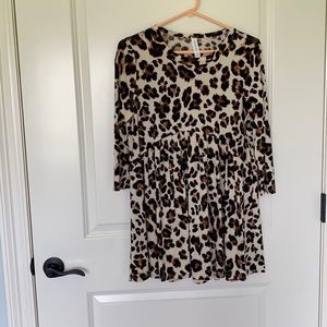 Size small 3/4 inch sleeve leopard top